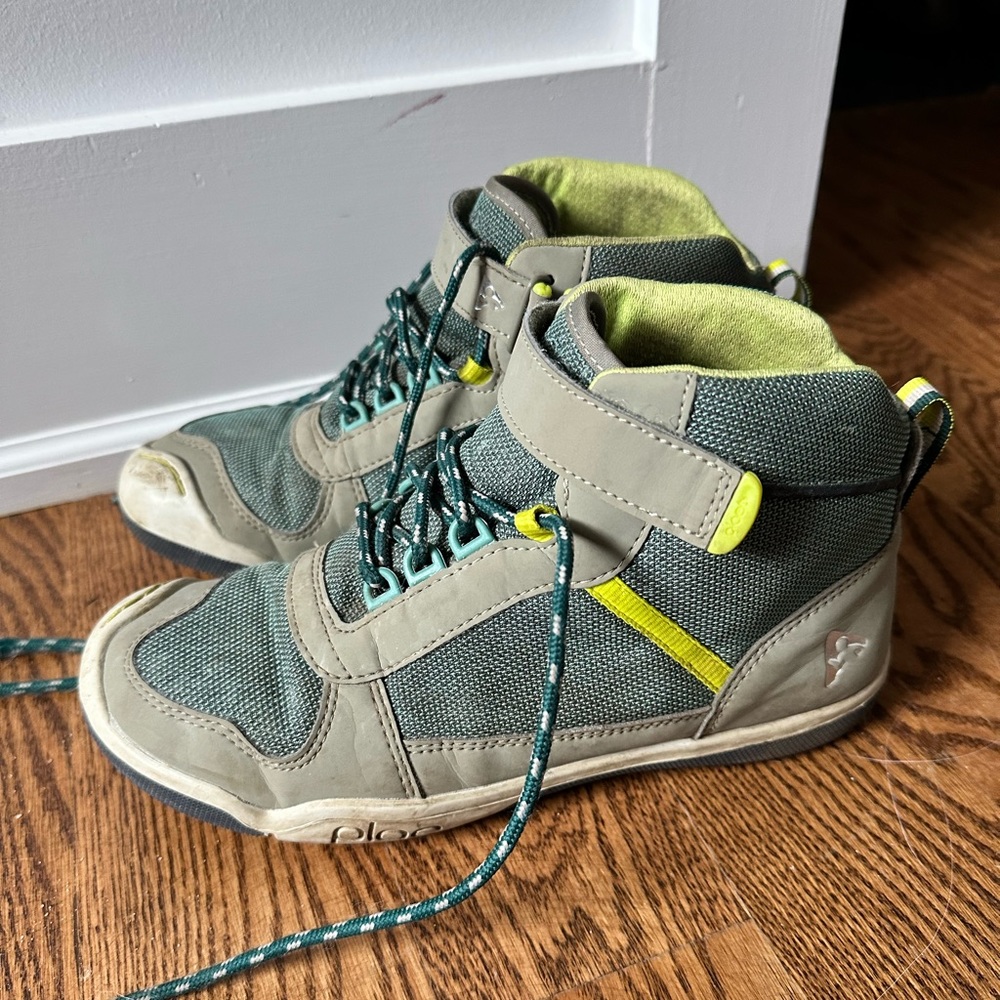 PLAE Kaiden kids hiking boots size 3